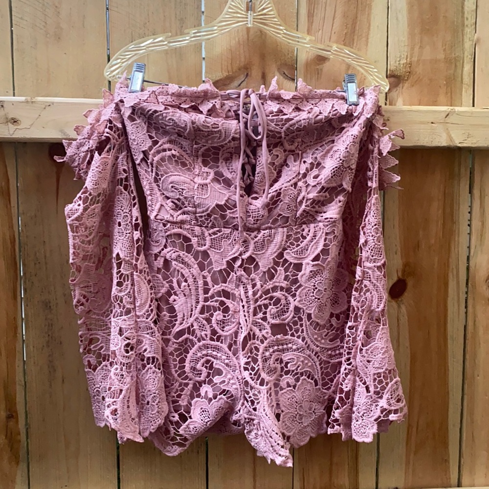 Fashion Nova Pink lace romper sz. S